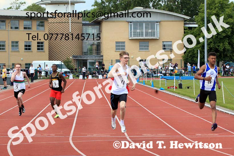 Mens U-17s and Boys U-15s 200 metres, 2022 Northern Inter Counties U17s and U15s Track and Field, York, Thursday, June 2nd. Photo: David T. Hewitson/Sports for All Pics